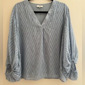 Entro Women’s Chevron Textured Blouse Size Large Blue V Neck Boutique